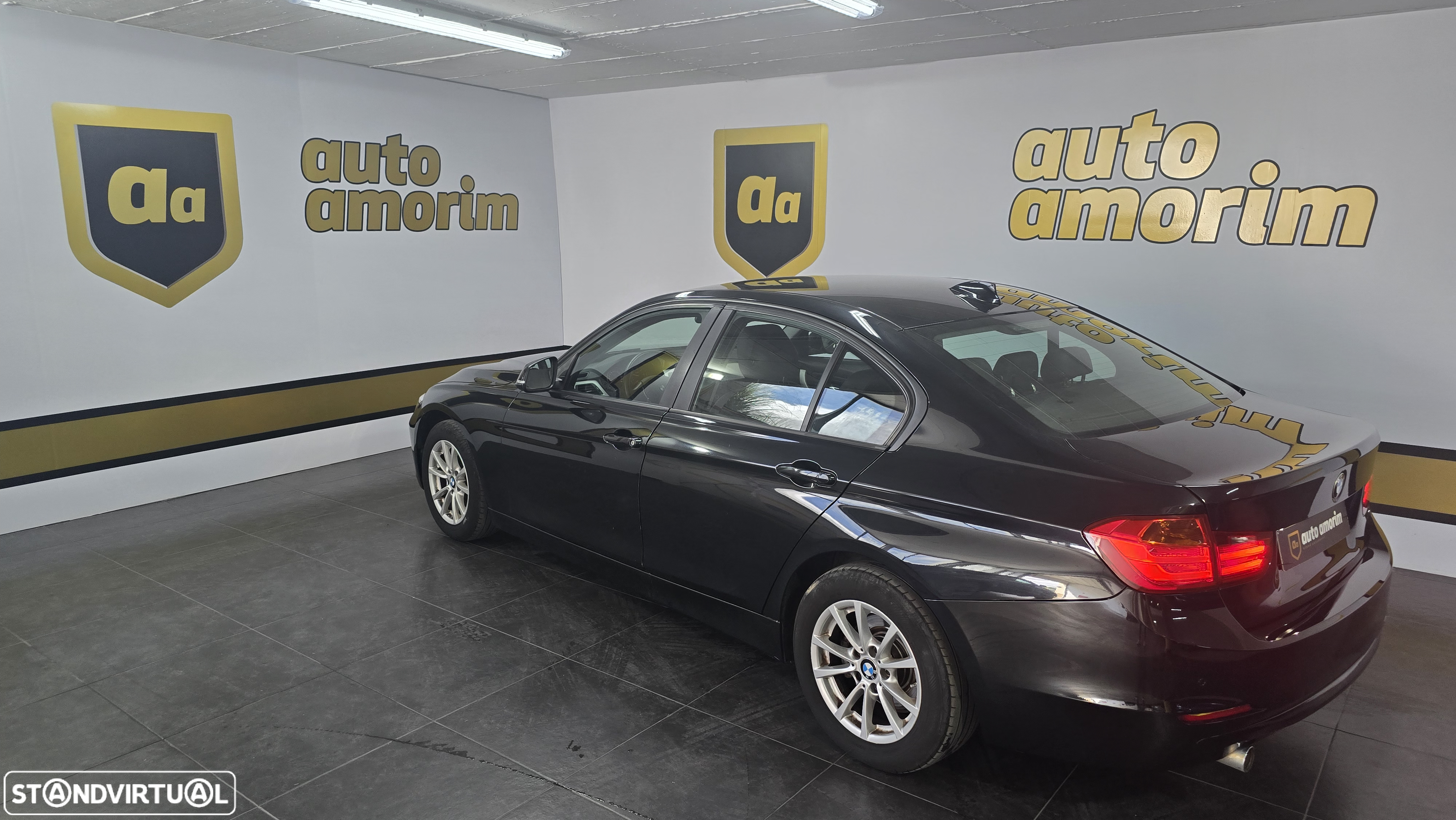 BMW 318 d Auto Exclusive - 11