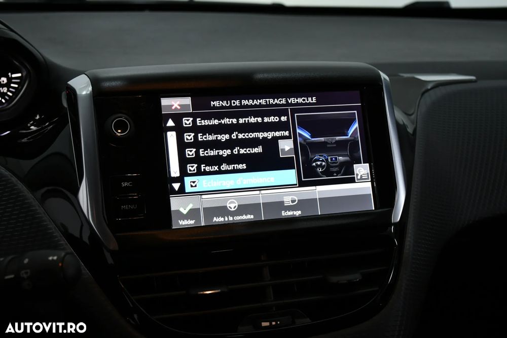 Peugeot 2008 1.2 L PureTech Turbo S&S Allure - 19