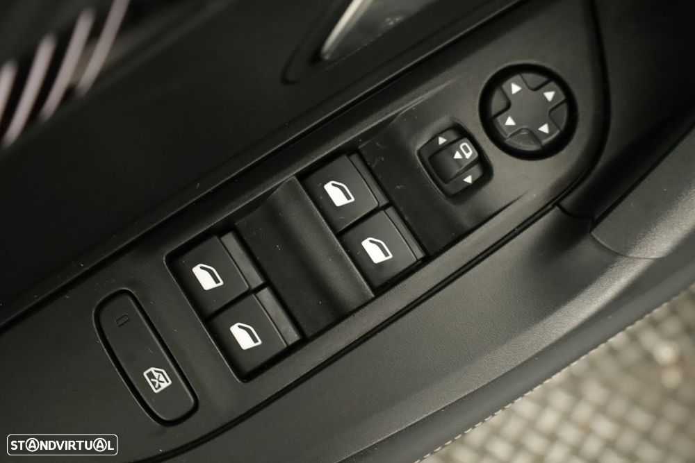 Peugeot 2008 1.2 PureTech Allure - 20