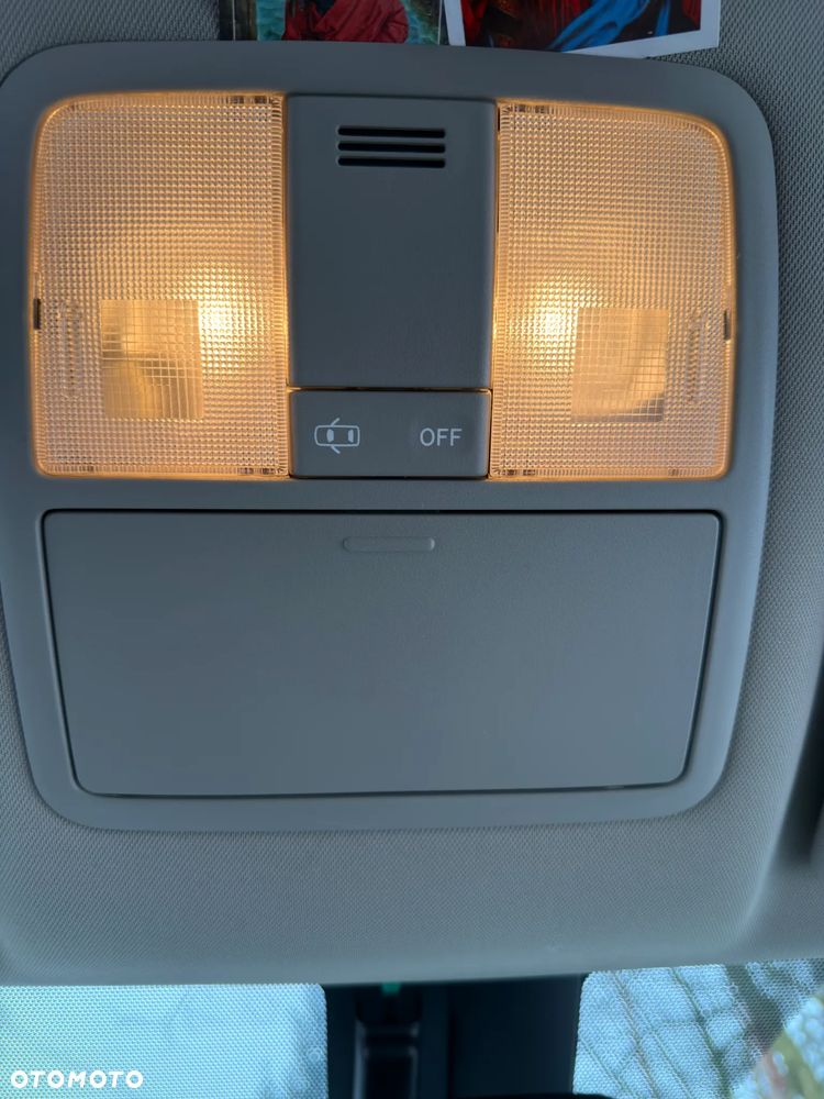 Toyota Avensis 2.2 D-4D Premium - 30