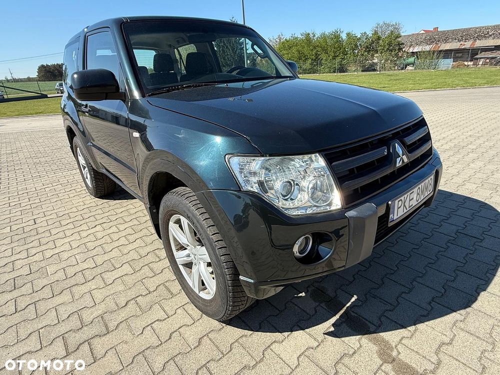 Mitsubishi Pajero - 1