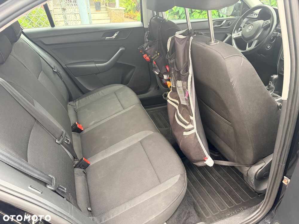 Skoda RAPID 1.6 TDI DPF Edition - 12