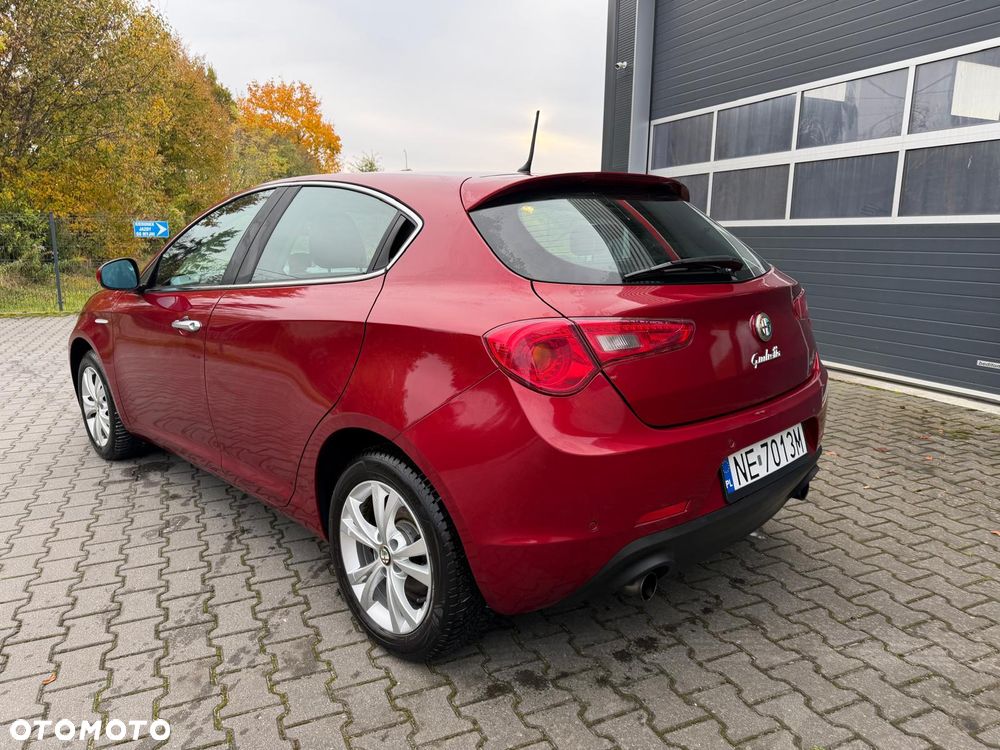 Alfa Romeo Giulietta 2011 photo 4