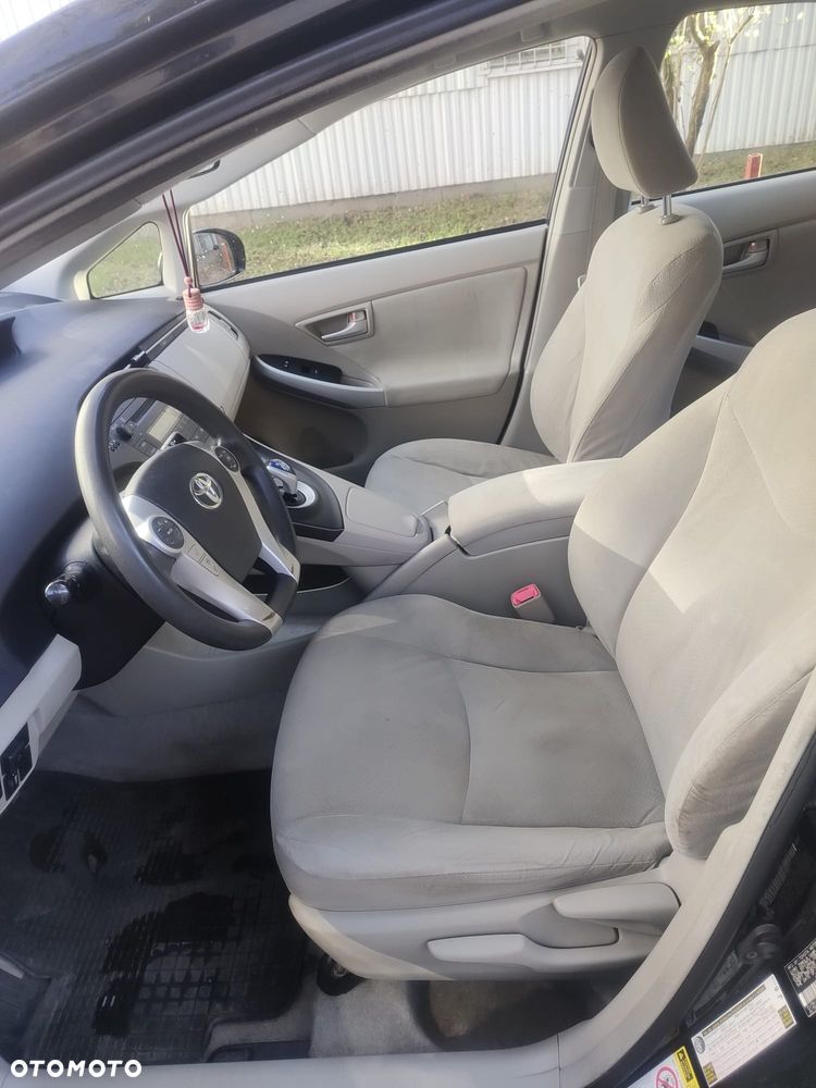 Toyota Prius 1.8 HSD Prestige - 11