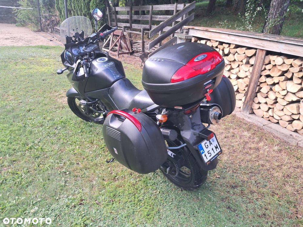 Suzuki V-STROM - 8