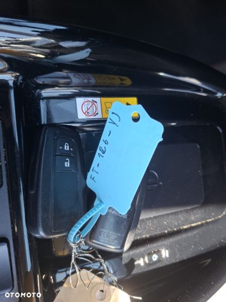 Toyota Prius (Hybrid) Executive - 24