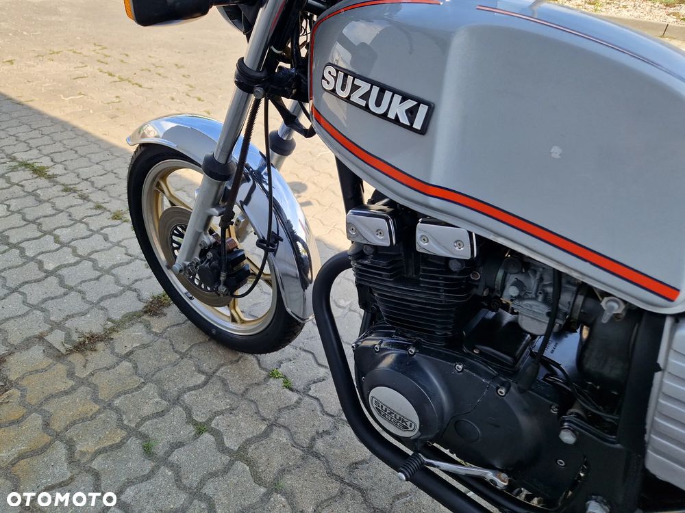Suzuki GSX - 20