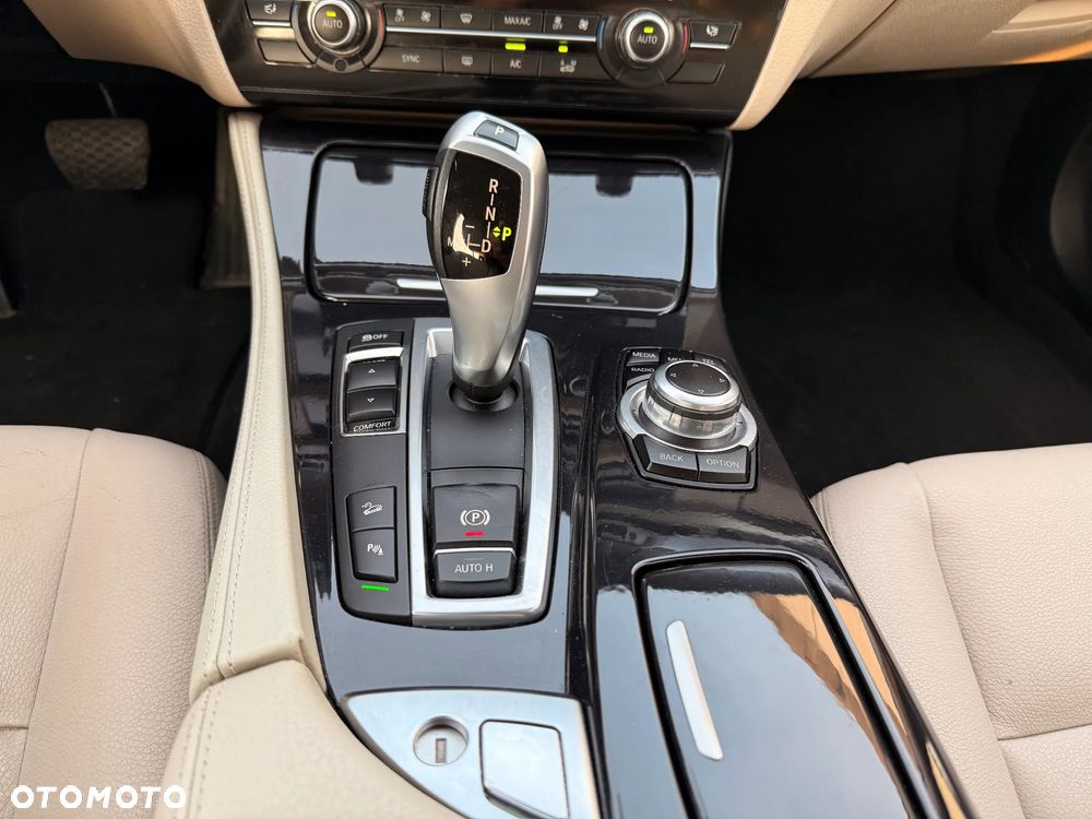 BMW Seria 5 525d - 14