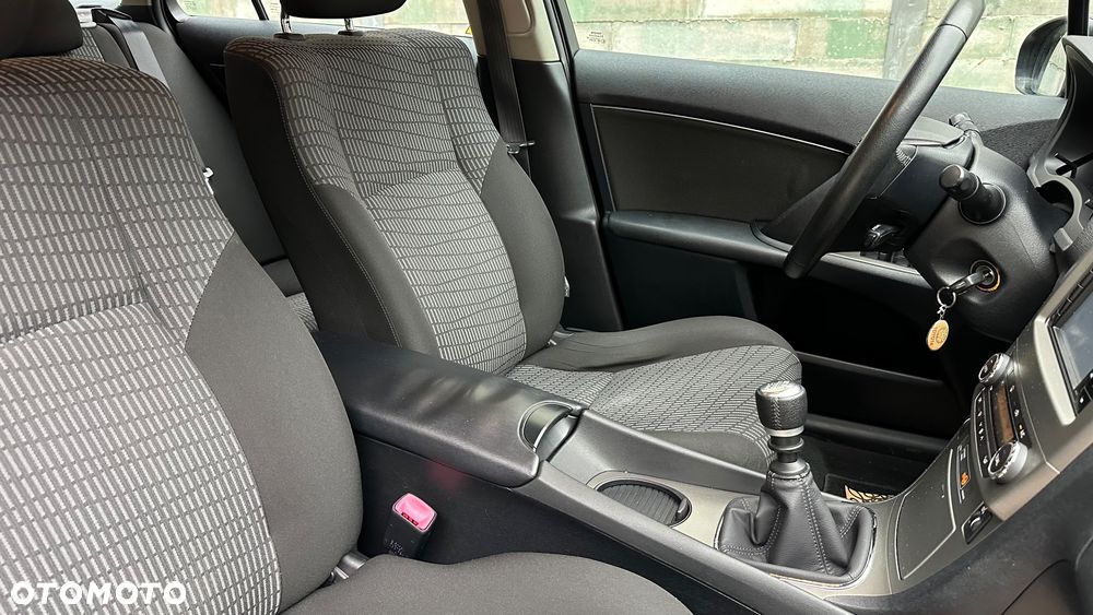 Toyota Avensis 1.8 Sol - 33