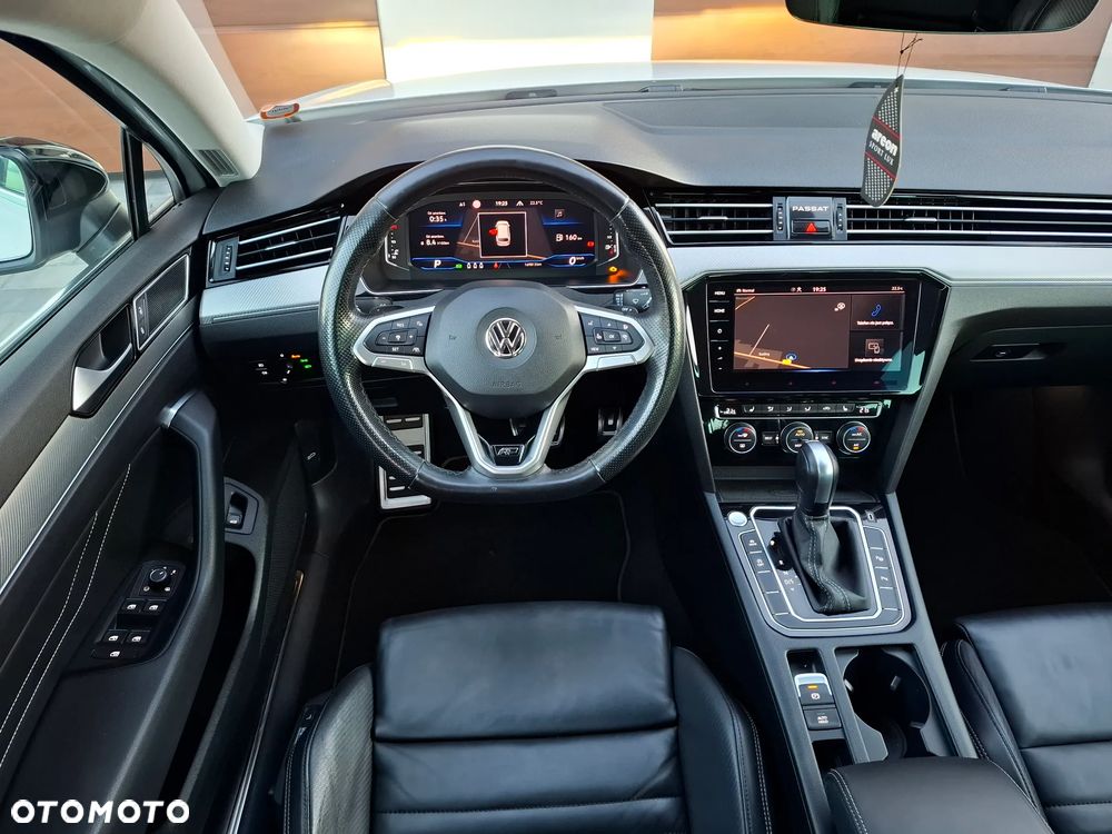 Volkswagen Passat 2.0 TDI SCR 4Motion DDG Highline - 10
