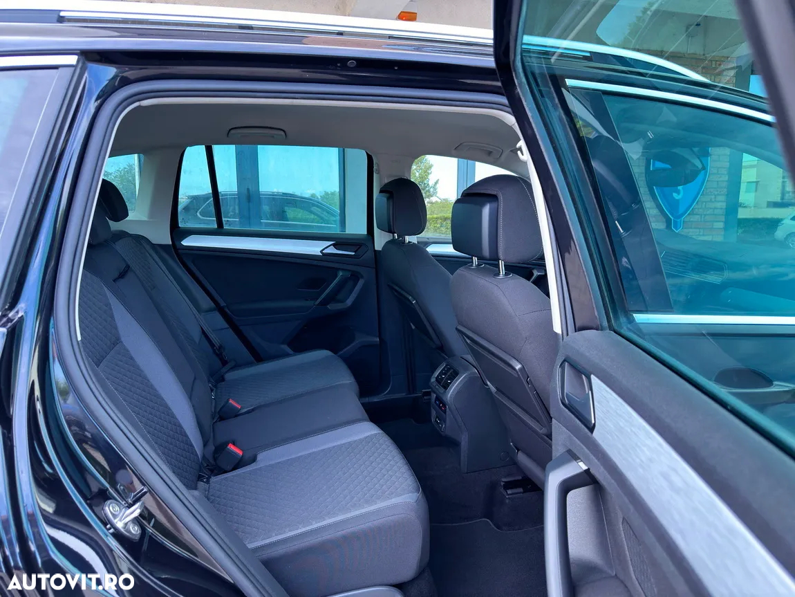Volkswagen Tiguan - 12