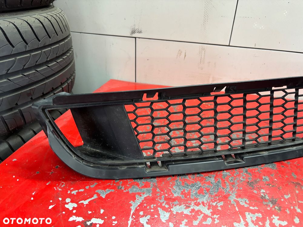 BMW F06 KRATKA DOLNA ZDERZAKA MPAKIET 8050345 - 4