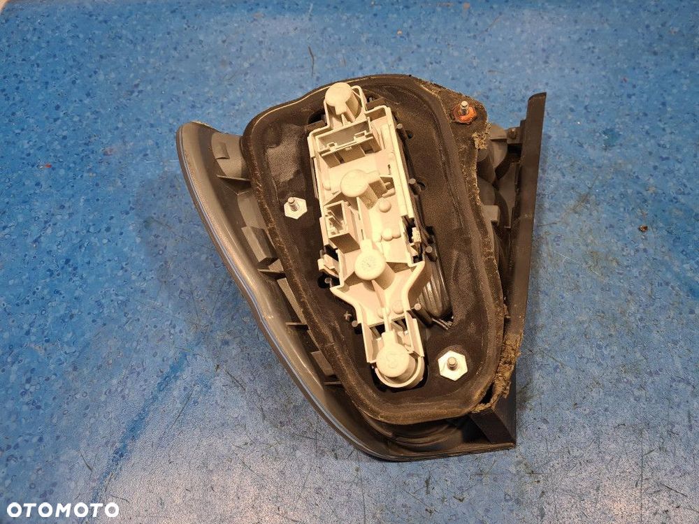 BMW 3 E46 COMPACT LAMPA TYŁ LEWA ZEWNĘTRZNA - 7