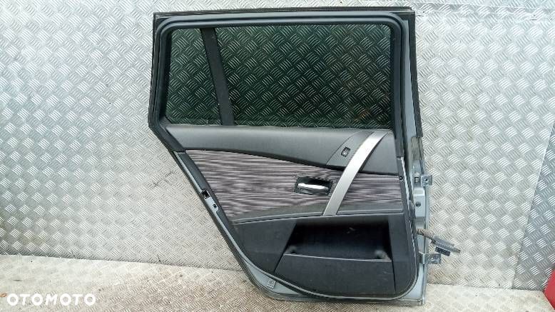 DRZWI LEWE TYLNE BMW E61 - 2