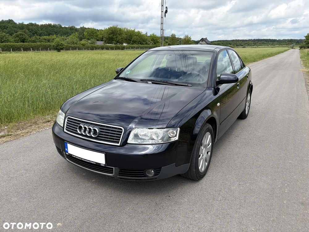Audi A4 Limousine - 1