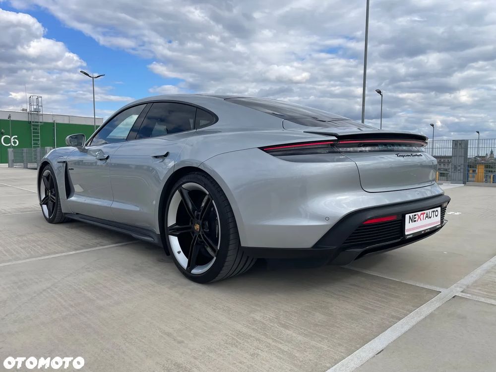 Porsche Taycan - 9
