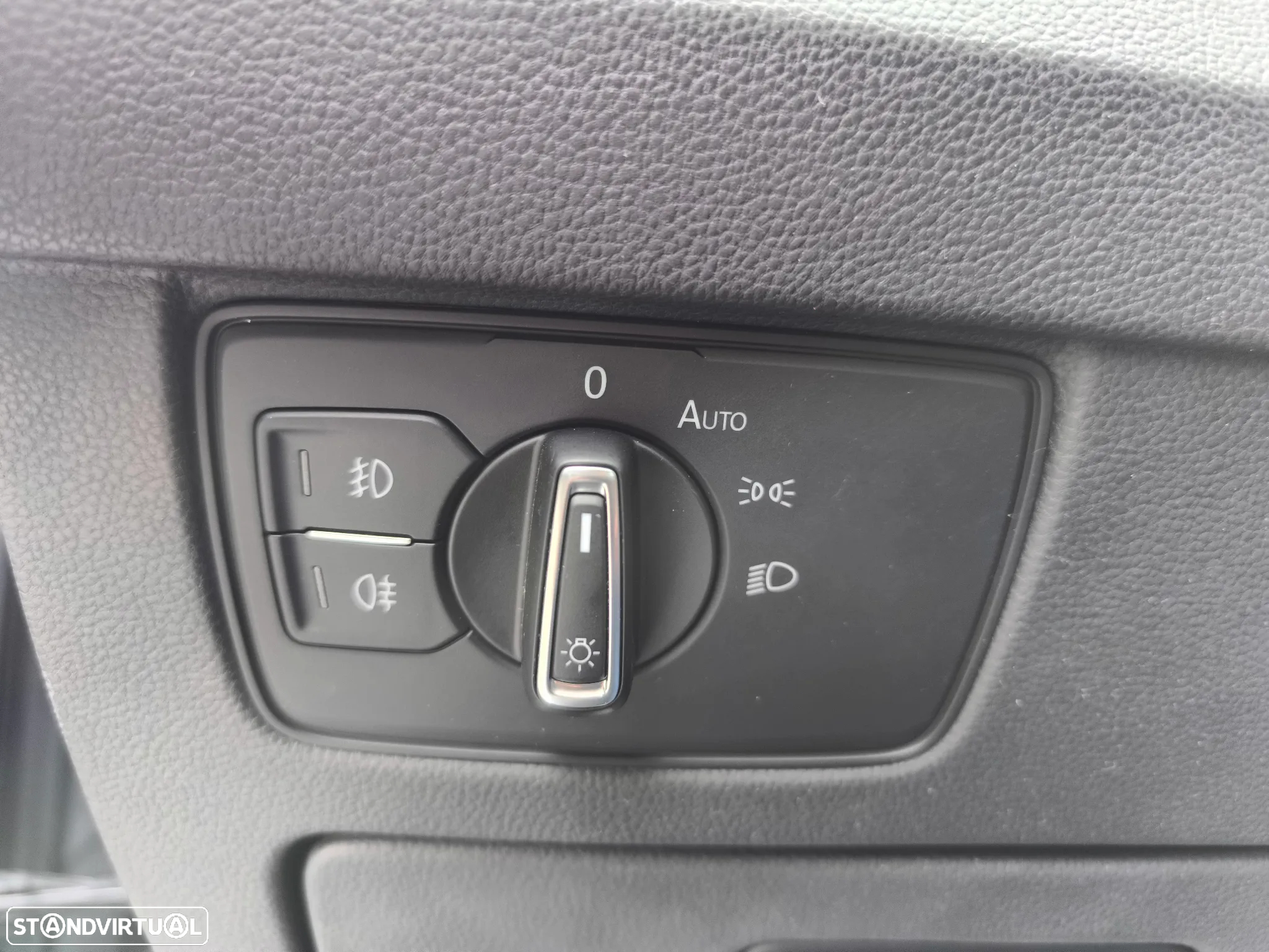 VW Passat Variant 2.0 TDi Business DSG - 17