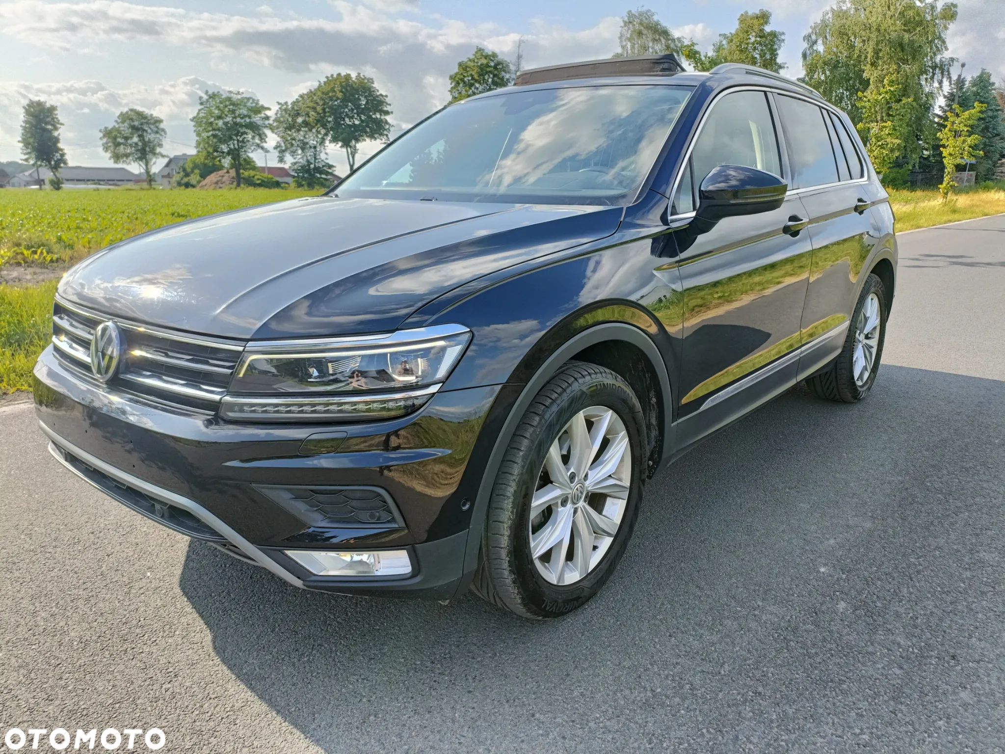 Volkswagen Tiguan - 1