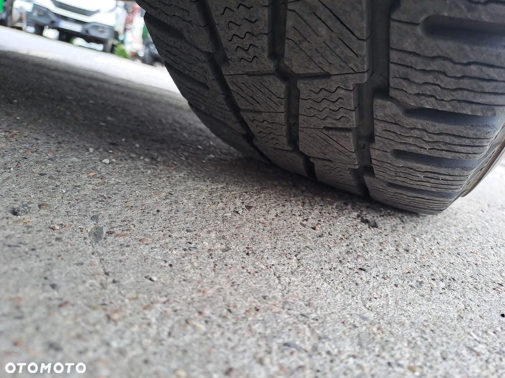 Iveco 70C18 | Chłodnia/Mroźnia | Multitemperatura | 10EP | Winda | Zasilanie zewnętrzne 230V | - 24