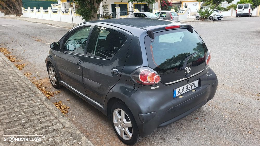 Toyota Aygo Cool - 2