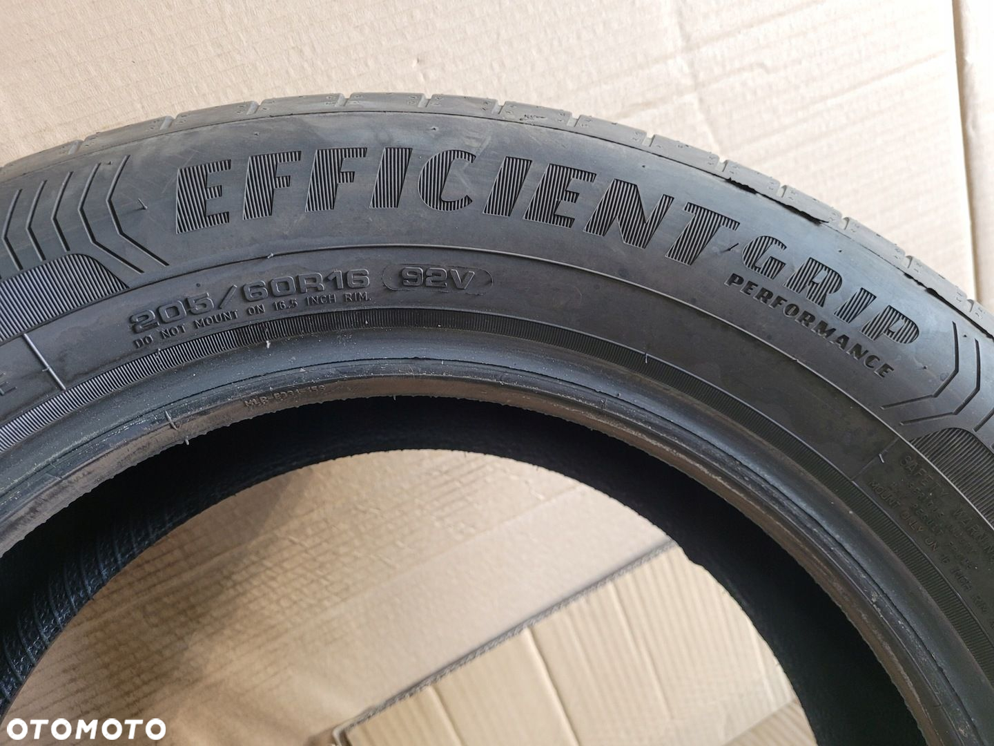 Goodyear EfficientGrip Performance 205/60 R16 92V - 4