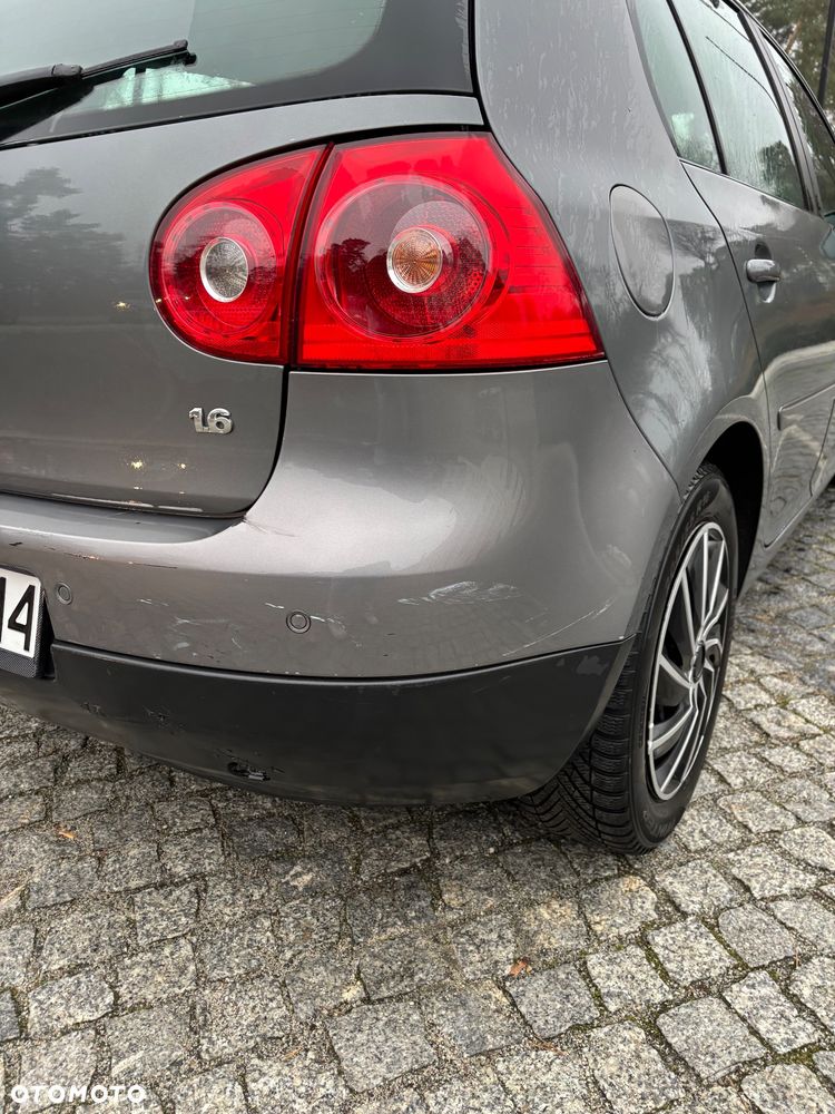 Volkswagen Golf 1.6 Comfortline - 12