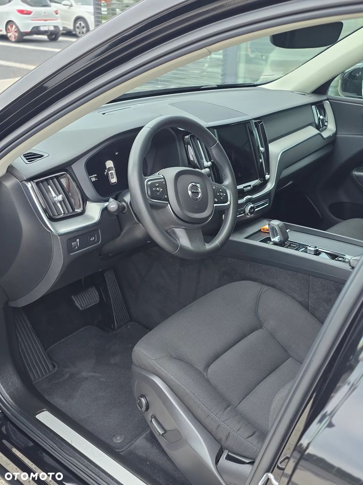 Volvo XC 60 B4 B Momentum Pro - 13