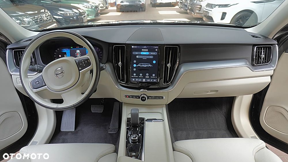 Volvo XC 60 B4 D AWD Momentum - 14
