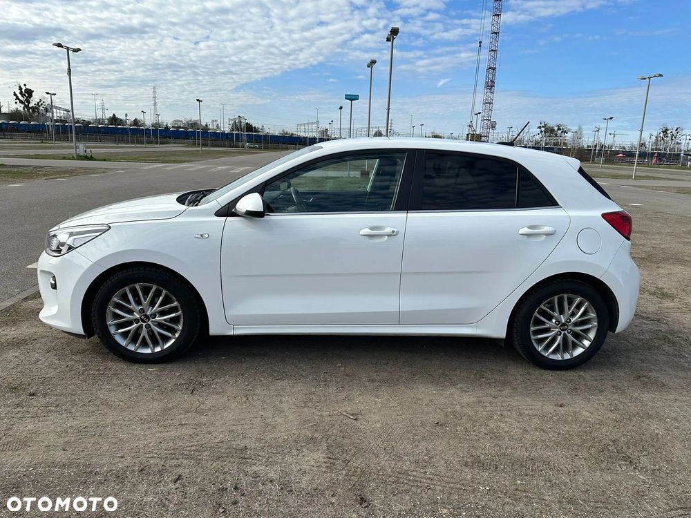 Kia Rio 1.4 L - 4