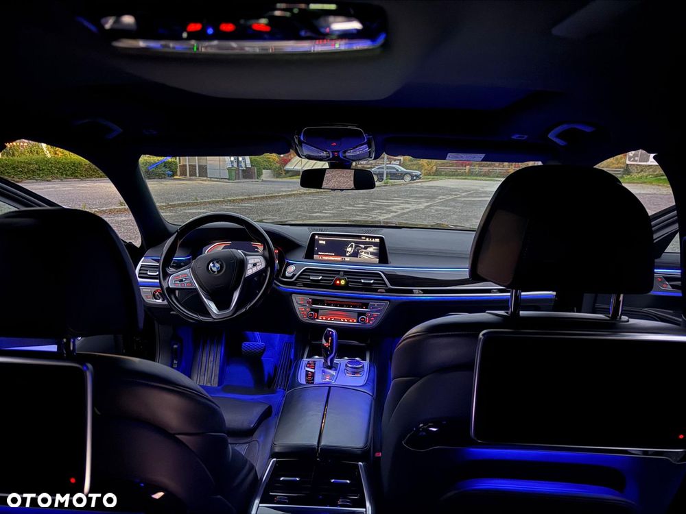 BMW Seria 7 730d xDrive mHEV - 7