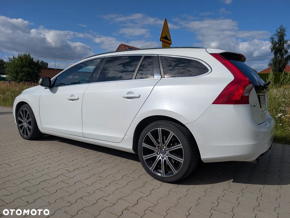 Volvo V60 D3 Geartronic Summum - 12