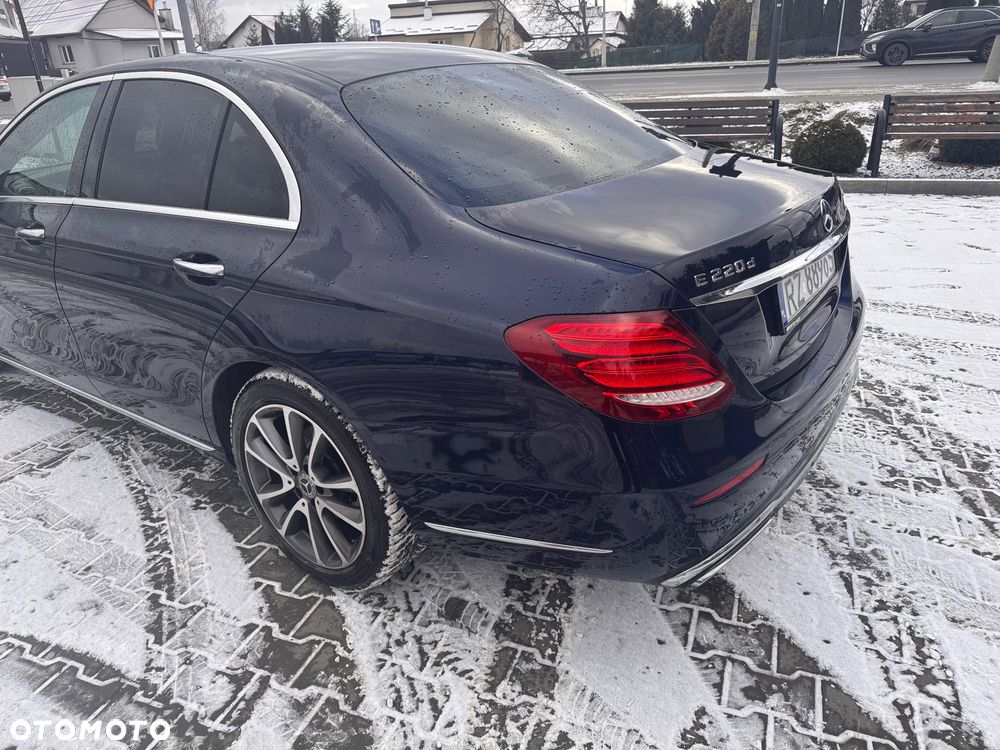 Mercedes-Benz Klasa E 220 d 4-Matic Business Edition 9G-TRONIC - 8
