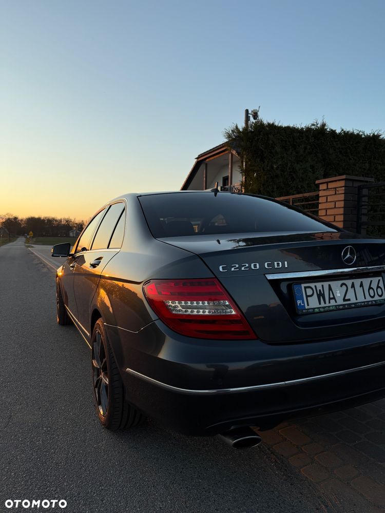 Mercedes-Benz Klasa C 220 d 4-Matic 7G-TRONIC - 4