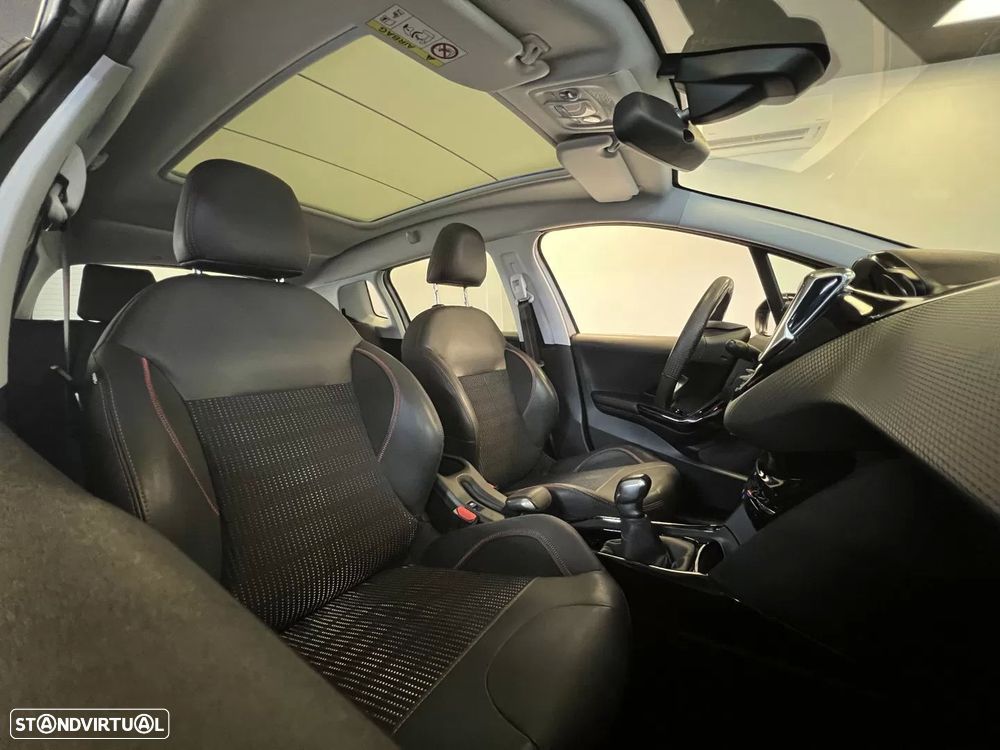 Peugeot 2008 1.2 PureTech GT Line — fotografia 8