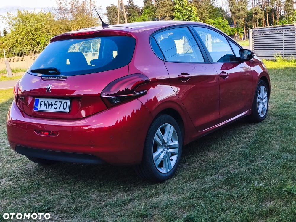 Peugeot 208 1.2 PureTech Allure - 8