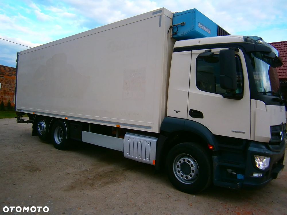 Mercedes-Benz Antos 25 360 Chłodnia dł 8,15 - 4