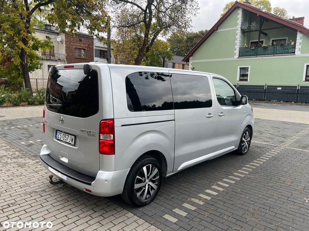 Toyota ProAce Kombi 2.0 D-4D Medium 2,8t - 5
