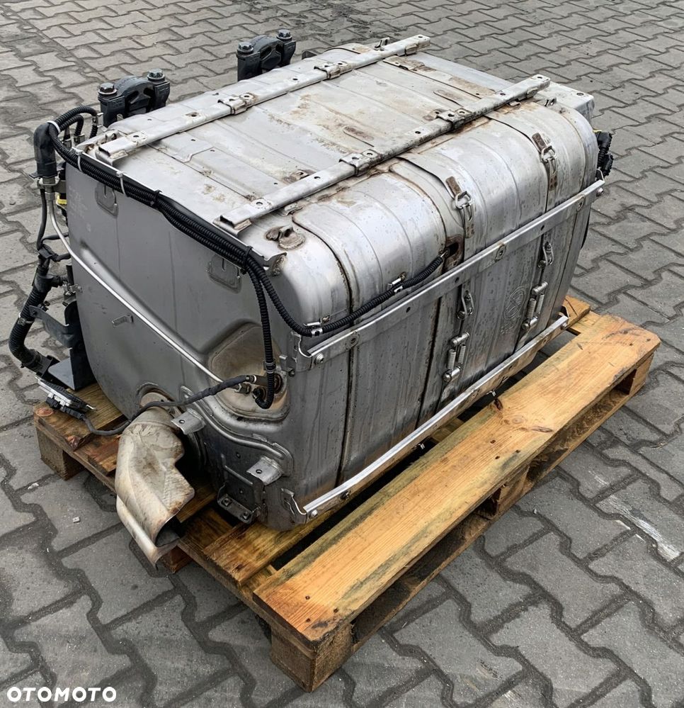 WYDECH KATALIZATOR TŁUMNIK MERCEDES ACTROS MP4 EURO 6 - 4