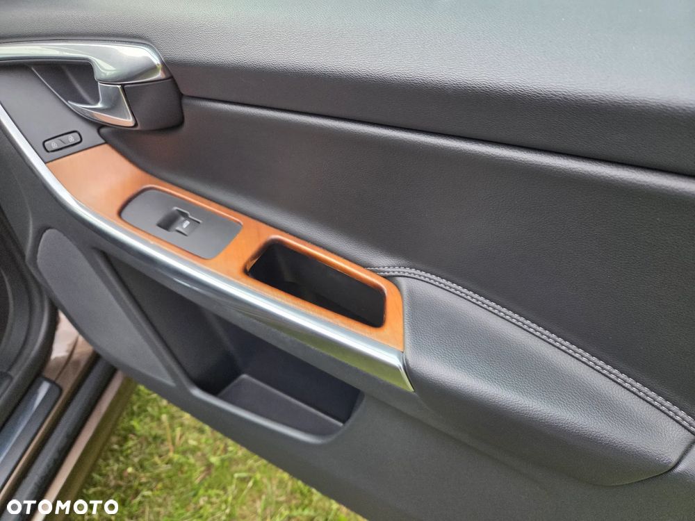 Volvo XC 60 D3 Drive-E Momentum - 7