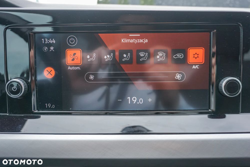 Volkswagen Golf VIII 1.5 eTSI EVO Life DSG - 27