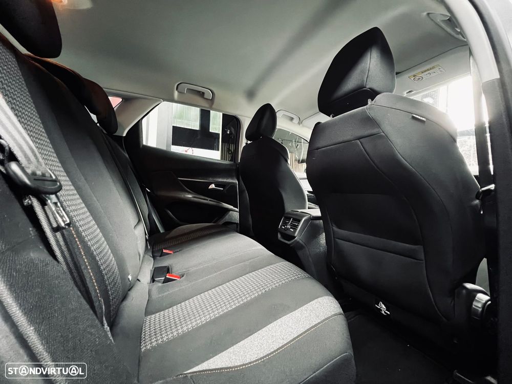 Peugeot 3008 1.5 BlueHDi Active - 32