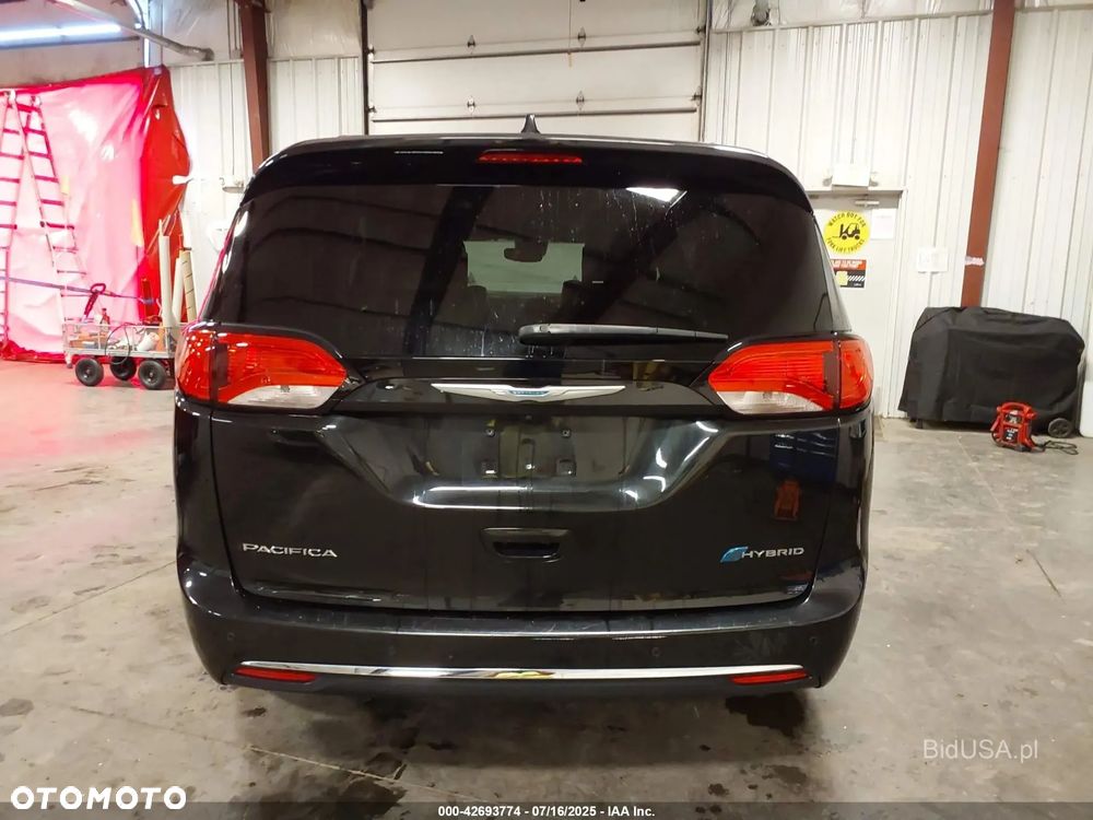 Chrysler Pacifica - 5