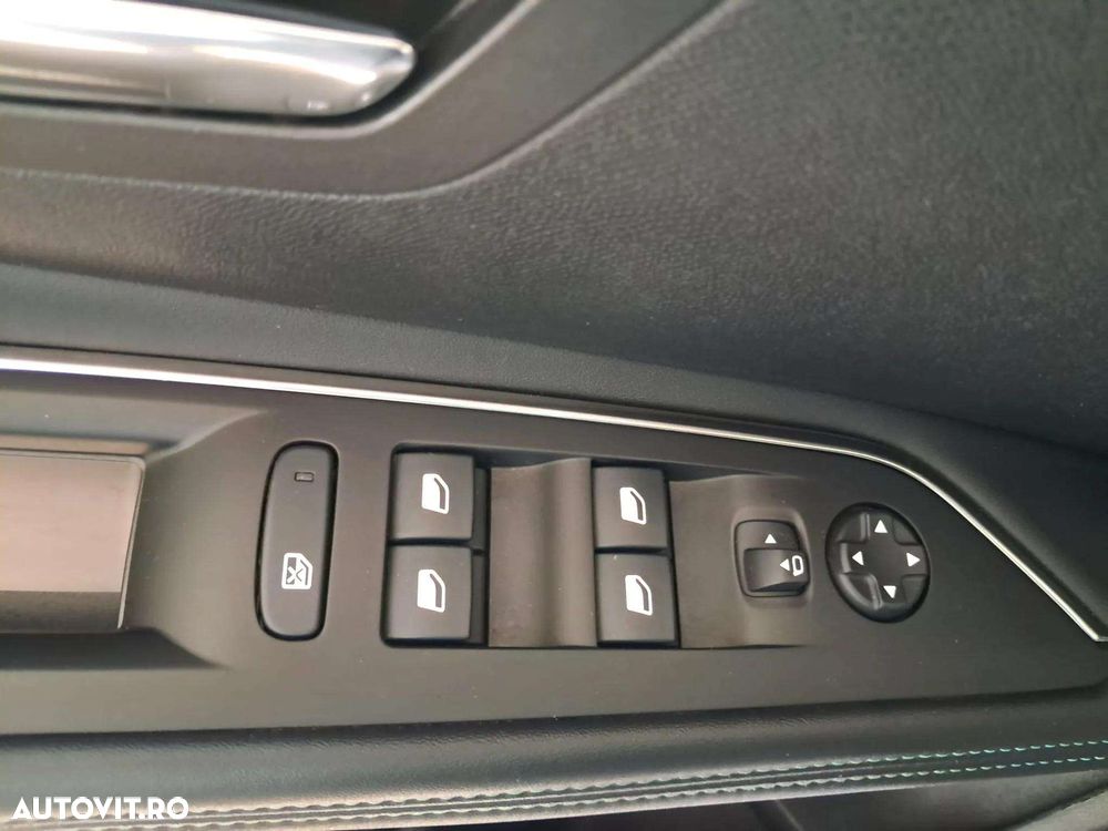 Peugeot 3008 1.2 PureTech S&S EAT8 Allure - 13