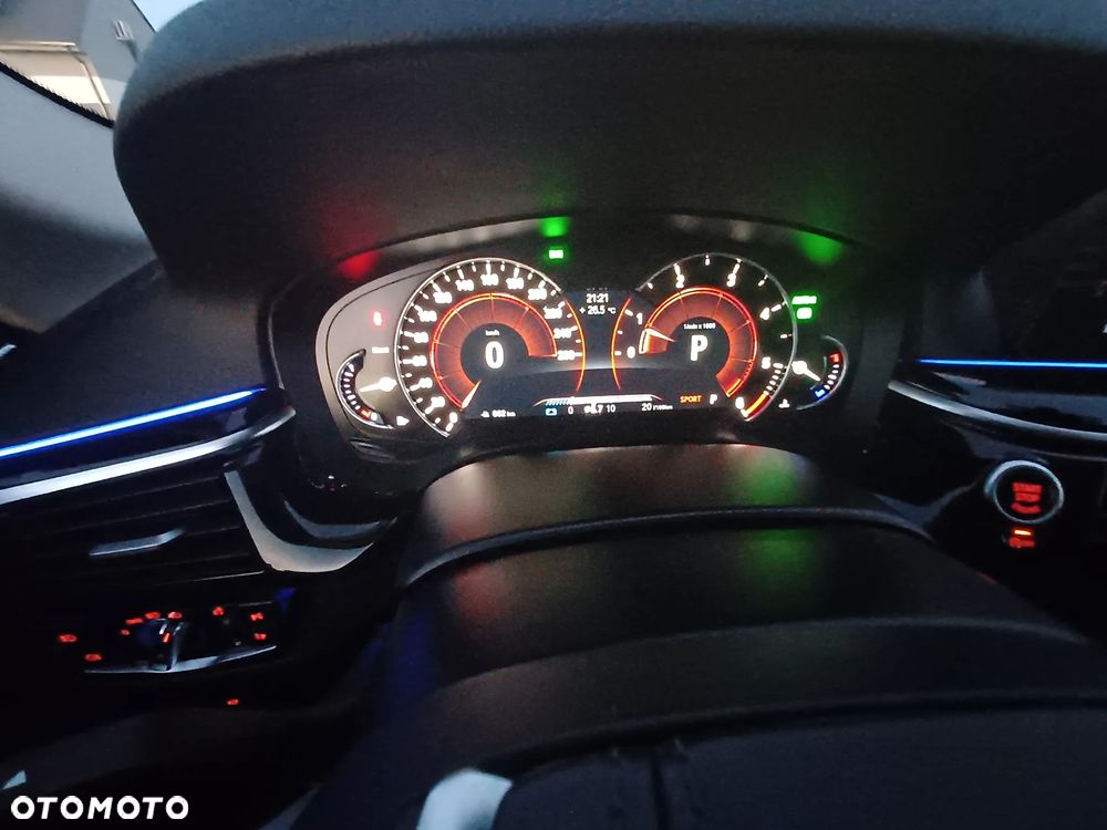 BMW Seria 5 520d xDrive Luxury Line sport - 38