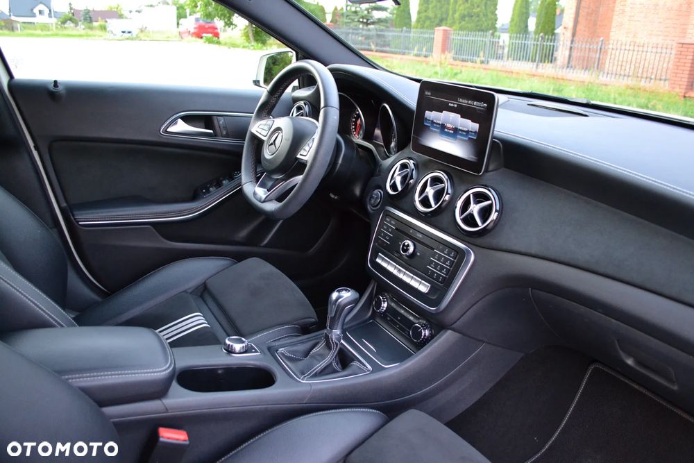 Mercedes-Benz Klasa A 200 AMG Line - 29