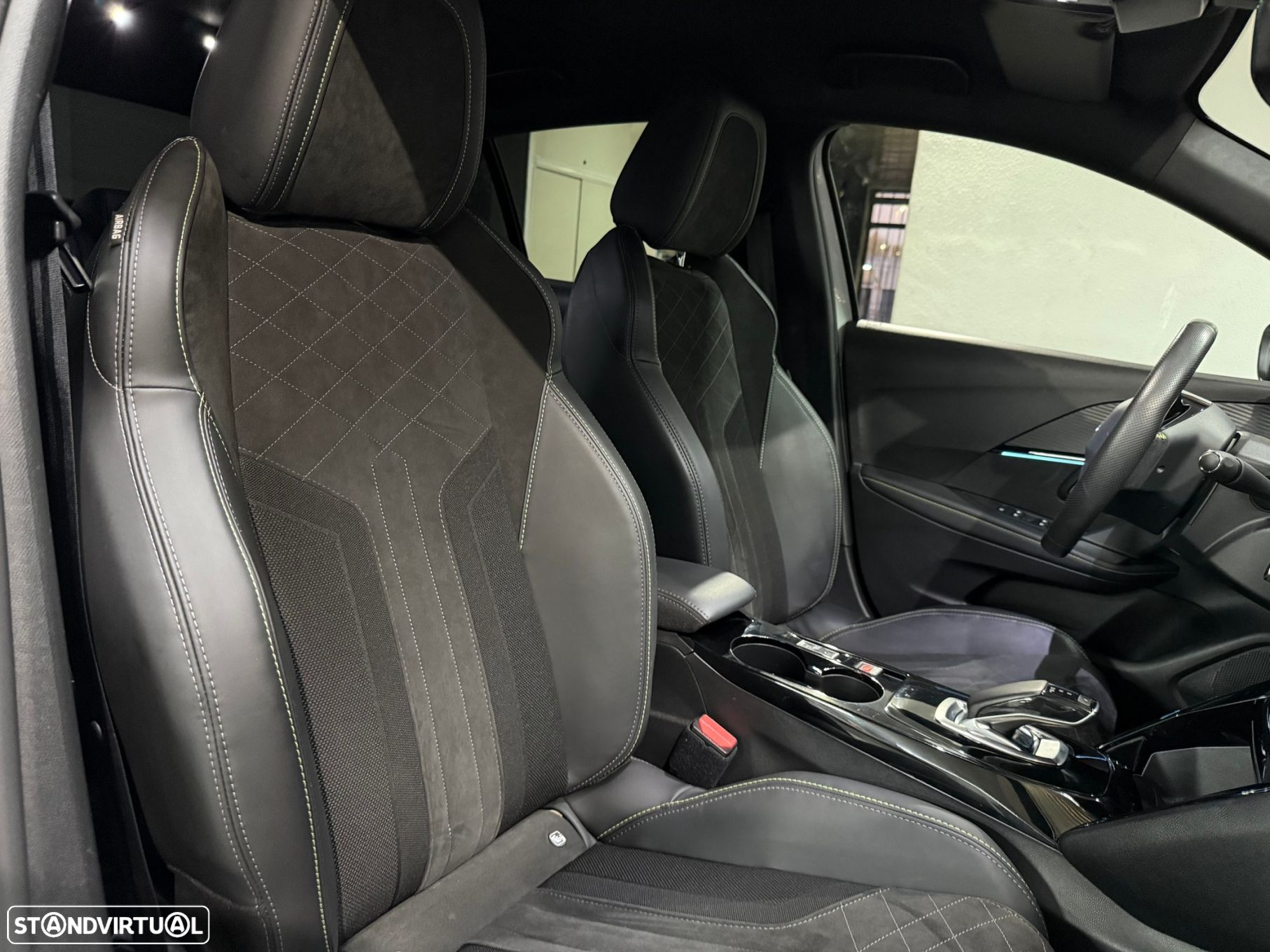 Peugeot e-208 50 kWh GT - 12