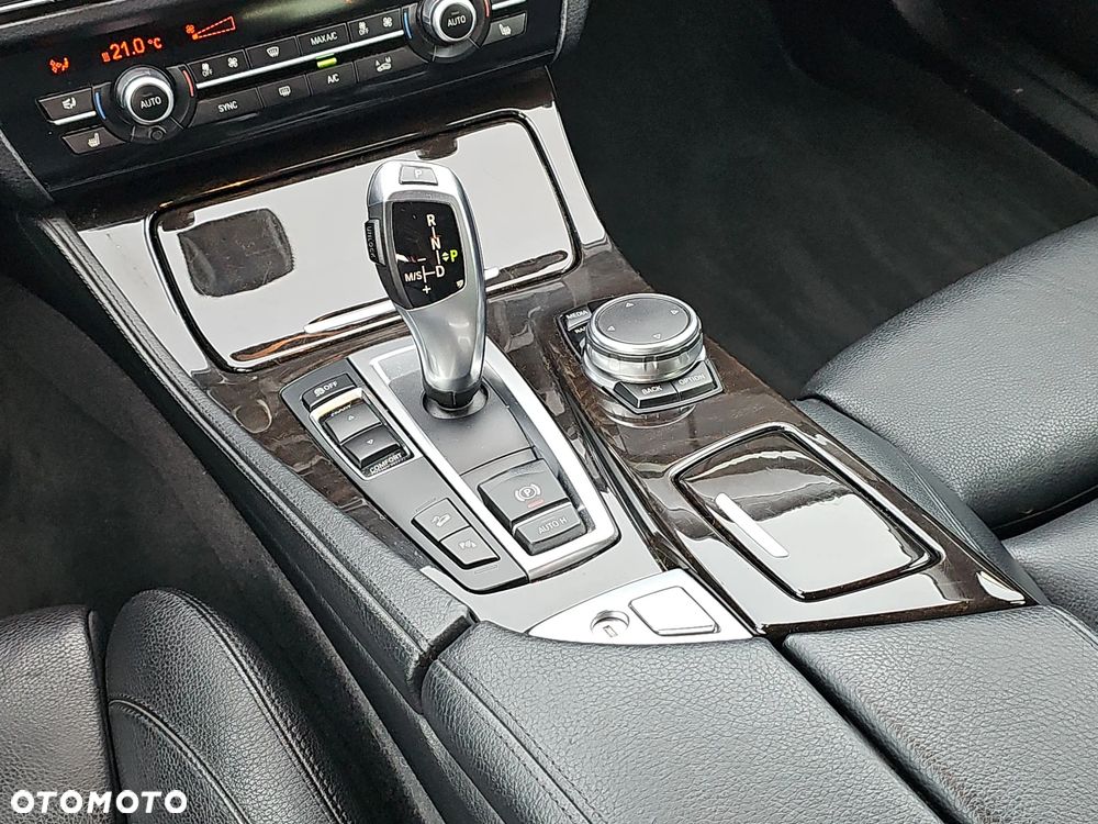 BMW Seria 5 525d - 16