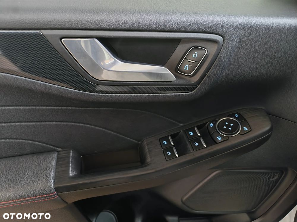 Ford Kuga - 21