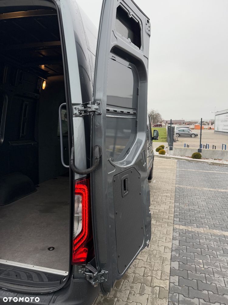 Mercedes-Benz Sprinter 319 CDI 907.233 - 18