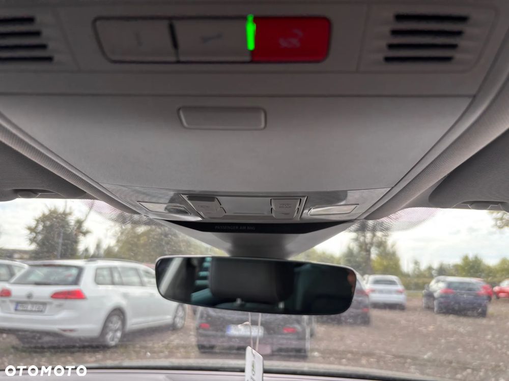 Volkswagen Passat 2.0 TSI Elegance DSG - 31